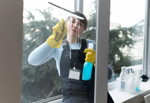 Nettoyage de vitres intérieures et extérieures à la Chaussée-Saint-Victor